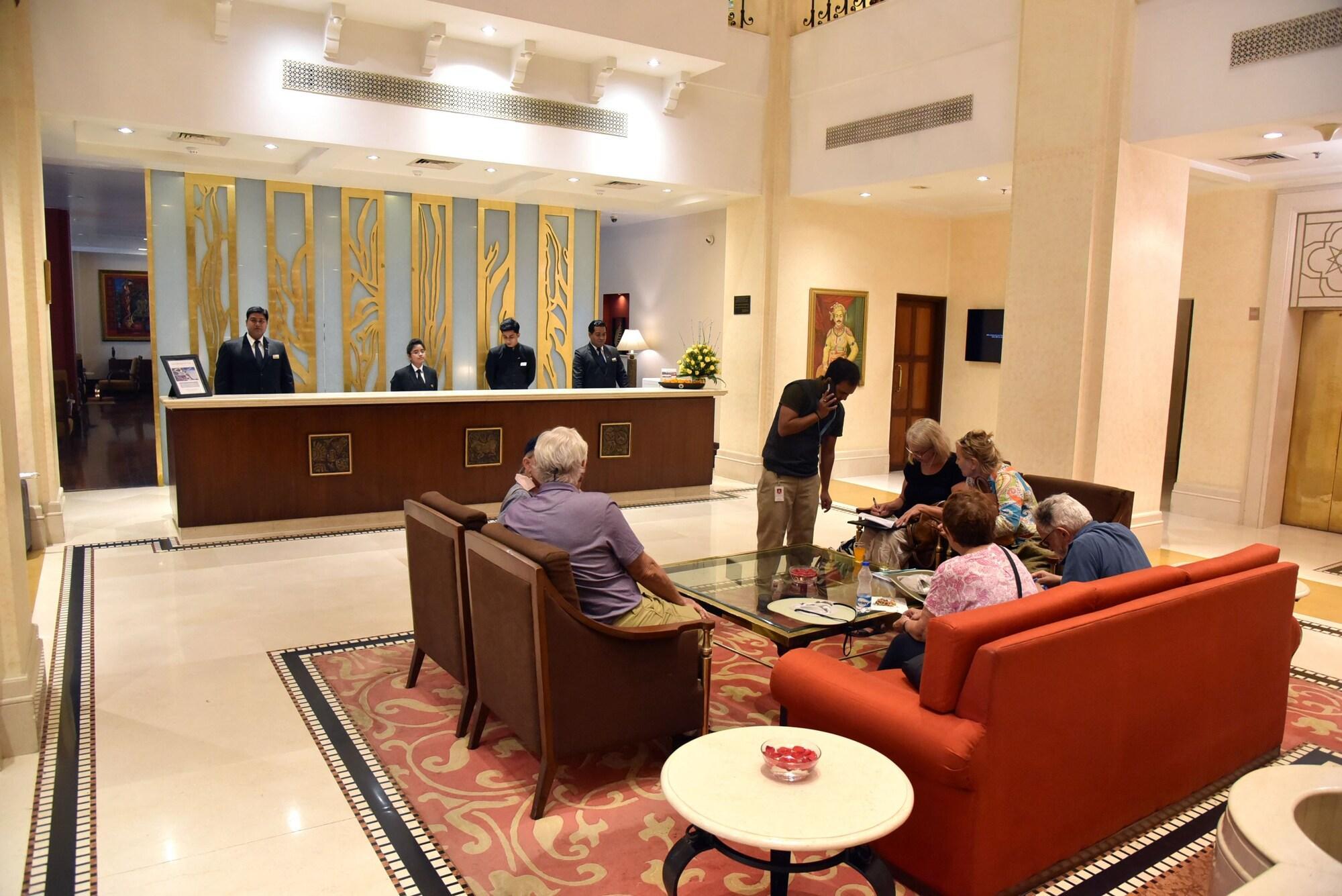 Radisson Hotel Varanasi Bagian luar foto