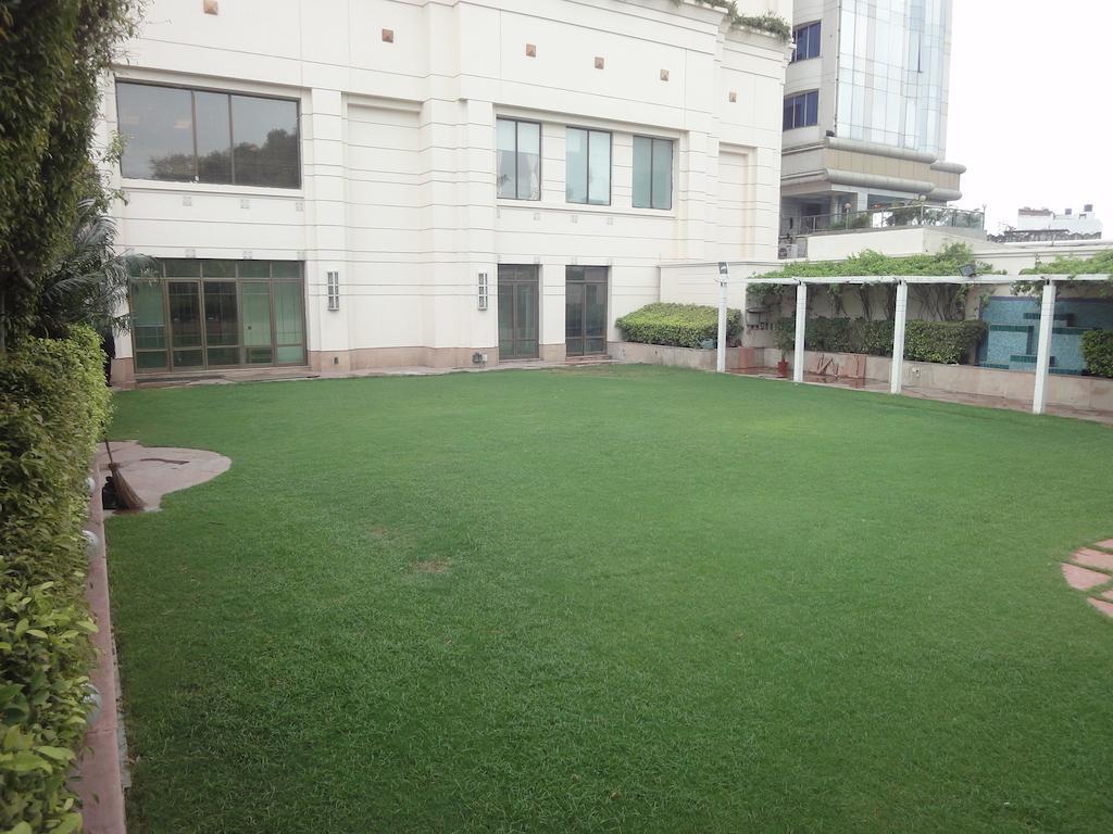 Radisson Hotel Varanasi Bagian luar foto